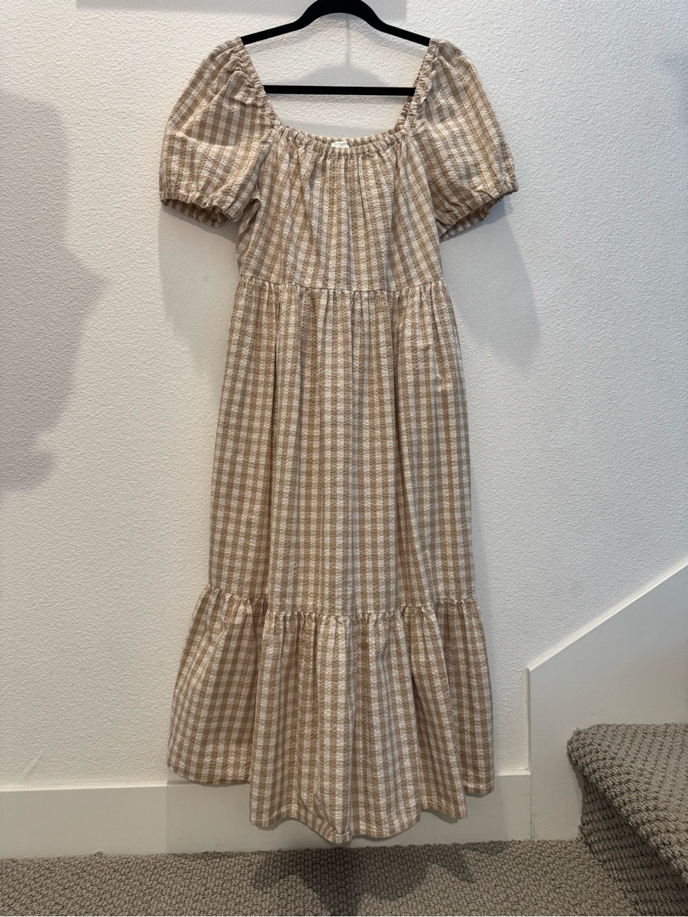 J Crew beige and white gingham puff-sleeve tiered midi dress